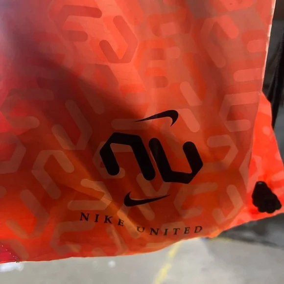 Nike Dynamic Fit Bright Orange Cleats - Picture 8 of 8